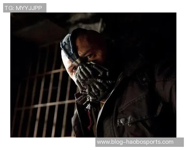 足球场上的黑暗骑士揭示大恶人背后的故事与真相